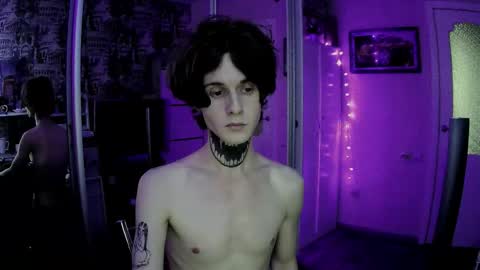 Snapshot of remitrash chatting on 11-04-25, 09:08 RemiTrash online show from 11-04-25, 09:08