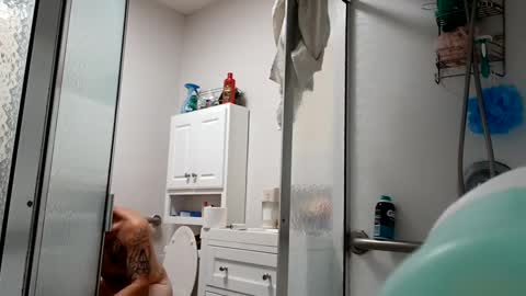 Snapshot of remshotdt chatting on 12-08-24, 04:57 remshotdt online show from 12-08-24, 04:57