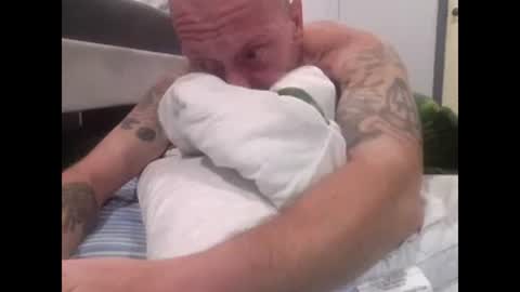 Snapshot of remshotdt chatting on 02-16-25, 02:20 remshotdt online show from 02-16-25, 02:20