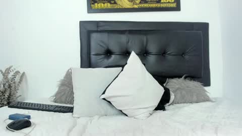 Snapshot of remy_flux chatting on 01-21-25, 10:08 Laura online show from 01-21-25, 10:08