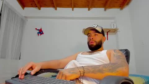 Snapshot of remy_sten chatting on 06-10-26, 01:39 Rmy Steen online show from 06-10-26, 01:39