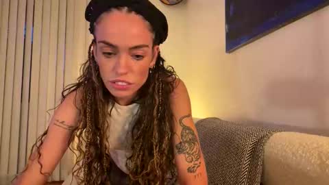 Snapshot of remyveloura chatting on 05-16-26, 03:14 Remy online show from 05-16-26, 03:14