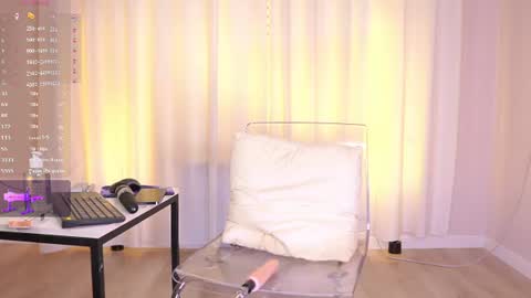 Snapshot of remyyfox chatting on 07-23-26, 01:42 remyyfox online show from 07-23-26, 01:42