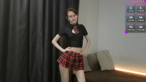 Snapshot of renaeblaski chatting on 06-07-26, 06:44 Claire online show from 06-07-26, 06:44