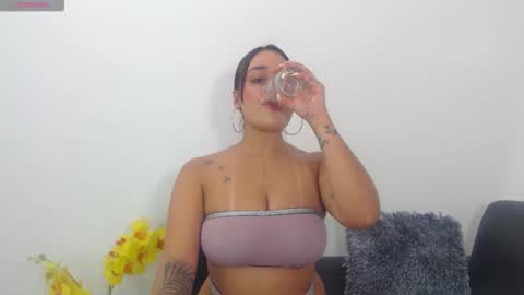 Snapshot of renatabrownn28 chatting on 06-01-26, 04:31 renatabrownn28 online show from 06-01-26, 04:31