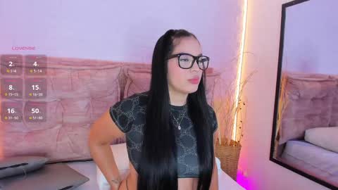 Snapshot of renatajhonson chatting on 05-28-26, 11:02 Renata online show from 05-28-26, 11:02