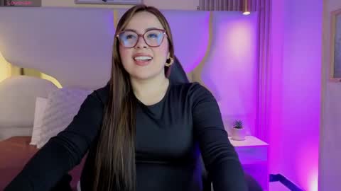 Snapshot of renatajoness1 chatting on 03-31-26, 11:32 Renata online show from 03-31-26, 11:32
