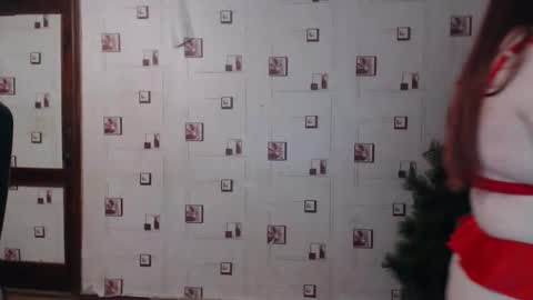 renataoia online show from 12-20-25, 03:52