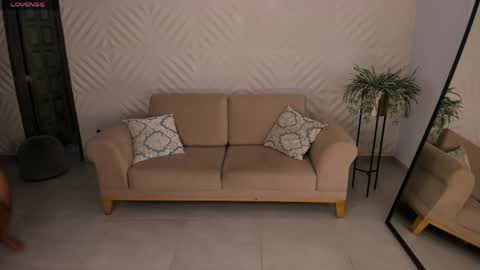 Renata Reyes online show from 04-11-26, 11:03