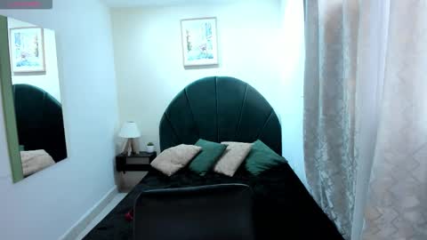 Snapshot of renataruiz_rr chatting on 02-23-26, 12:13 online show from 02-23-26, 12:13