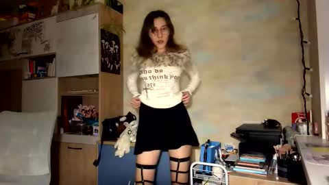 Snapshot of renayreisdorf chatting on 02-18-26, 04:58 Mia online show from 02-18-26, 04:58