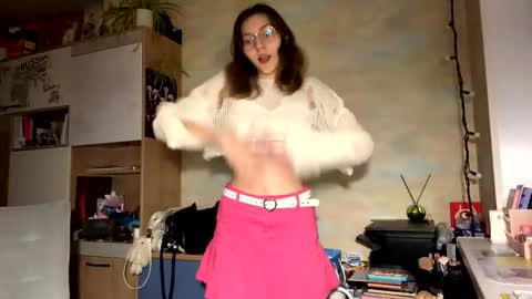 Mia online show from 03-03-26, 04:35