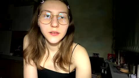 Mia online show from 03-27-26, 05:56