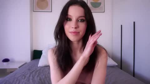 Naomi online show from 04-12-26, 01:49