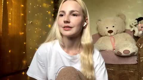 Helga online show from 06-25-26, 11:59