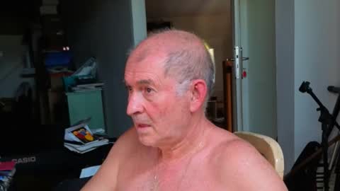 Snapshot of renefr chatting on 05-24-26, 01:49 renefr online show from 05-24-26, 01:49