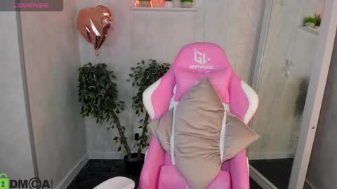 Renesmy online show from 03-22-26, 10:46