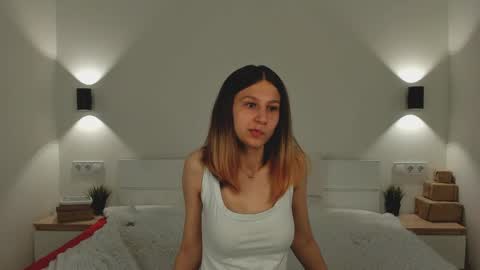 Snapshot of renettaschmeling chatting on 05-18-26, 05:41 Christina online show from 05-18-26, 05:41