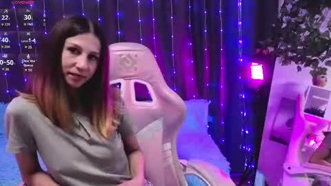 Snapshot of renettaschmeling chatting on 06-25-26, 05:17 Christina online show from 06-25-26, 05:17