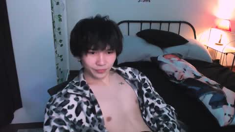 Snapshot of rennuts chatting on 10-11-25, 02:04 rennuts online show from 10-11-25, 02:04