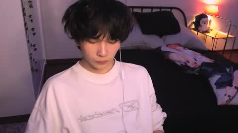 Snapshot of rennuts chatting on 10-14-25, 05:14 rennuts online show from 10-14-25, 05:14