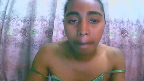 Snapshot of rephaleta chatting on 10-04-25, 07:06 Rephaleta online show from 10-04-25, 07:06