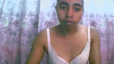 Snapshot of rephaleta chatting on 10-07-25, 10:56 Rephaleta online show from 10-07-25, 10:56