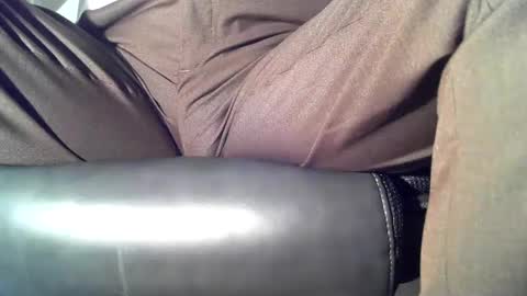 Snapshot of respectfullyyours69 chatting on 02-17-25, 12:59 RespectfullyYours69 online show from 02-17-25, 12:59