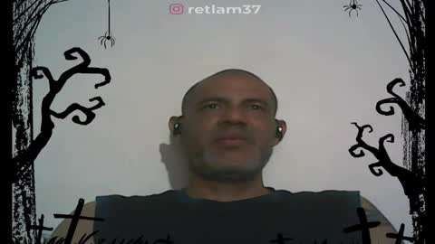Snapshot of retlam37 chatting on 10-23-25, 04:12 Walter online show from 10-23-25, 04:12