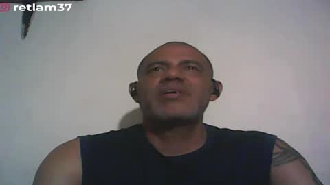 Snapshot of retlam37 chatting on 11-12-25, 04:46 Walter online show from 11-12-25, 04:46