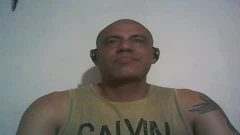 Snapshot of retlam37 chatting on 12-05-25, 04:32 Walter online show from 12-05-25, 04:32