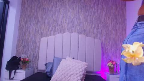 Snapshot of reven_lilith chatting on 05-20-26, 03:02 REVEN online show from 05-20-26, 03:02