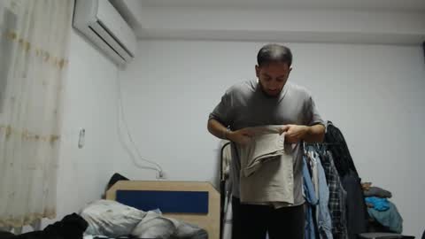 Chris online show from 10-21-25, 03:13