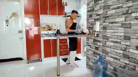 reymasterhot online show from 12-19-25, 06:59