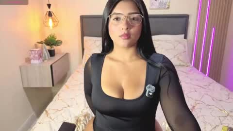 Snapshot of reyesalana chatting on 08-04-26, 10:23 alana online show from 08-04-26, 10:23