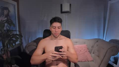 Snapshot of reymond_peter chatting on 11-29-25, 10:57 REYMOND PETER online show from 11-29-25, 10:57