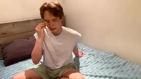 Snapshot of reynasweet_ chatting on 06-05-26, 08:03 Lola online show from 06-05-26, 08:03