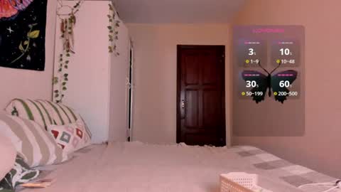Snapshot of reyniri chatting on 07-18-26, 07:12 Rein online show from 07-18-26, 07:12