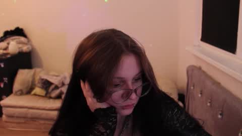 Snapshot of reyreyclub chatting on 12-14-25, 04:01 reyreyclub online show from 12-14-25, 04:01