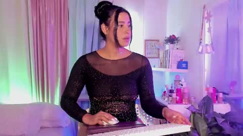 Snapshot of rhaenyra_ chatting on 06-16-26, 05:59 Rhaenyra online show from 06-16-26, 05:59