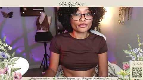 Snapshot of rhileylove chatting on 07-18-26, 01:32 Rhileylove online show from 07-18-26, 01:32