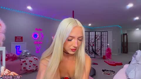 ria  online show from 09-19-25, 03:52