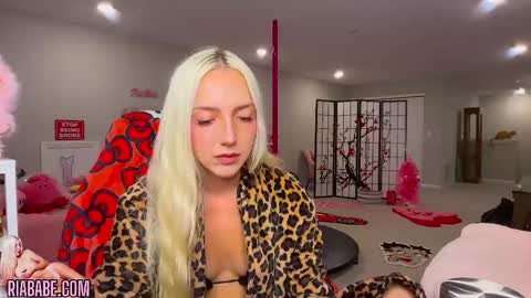 ria  online show from 10-08-25, 03:04