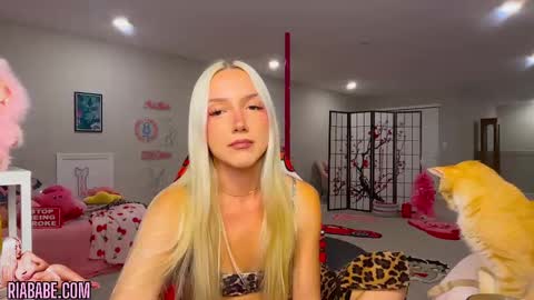 ria  online show from 10-18-25, 02:47