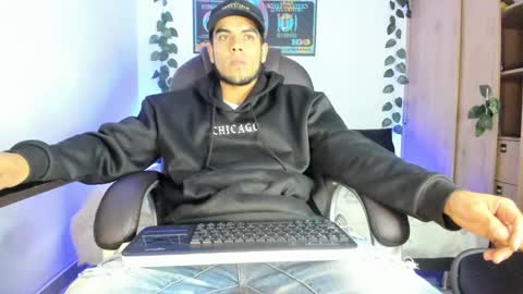 Snapshot of riancum chatting on 02-17-25, 02:09 juan online show from 02-17-25, 02:09