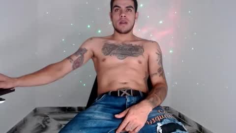 Snapshot of riancum chatting on 12-18-25, 07:42 juan online show from 12-18-25, 07:42