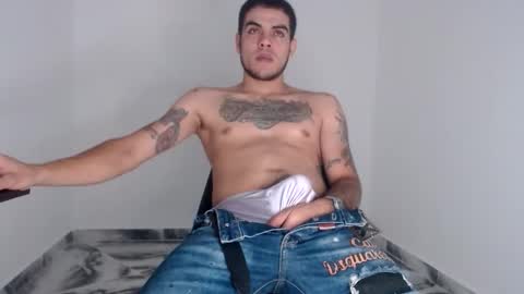 Snapshot of riancum chatting on 12-19-25, 07:54 juan online show from 12-19-25, 07:54