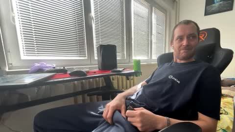 ricciardio online show from 10-25-25, 11:07