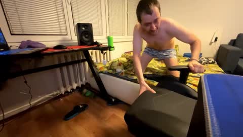 ricciardio online show from 10-26-25, 04:18