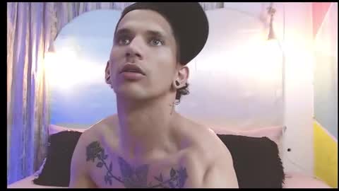 Snapshot of rich_de_la_rosa chatting on 01-12-26, 03:45 rich and kitty online show from 01-12-26, 03:45